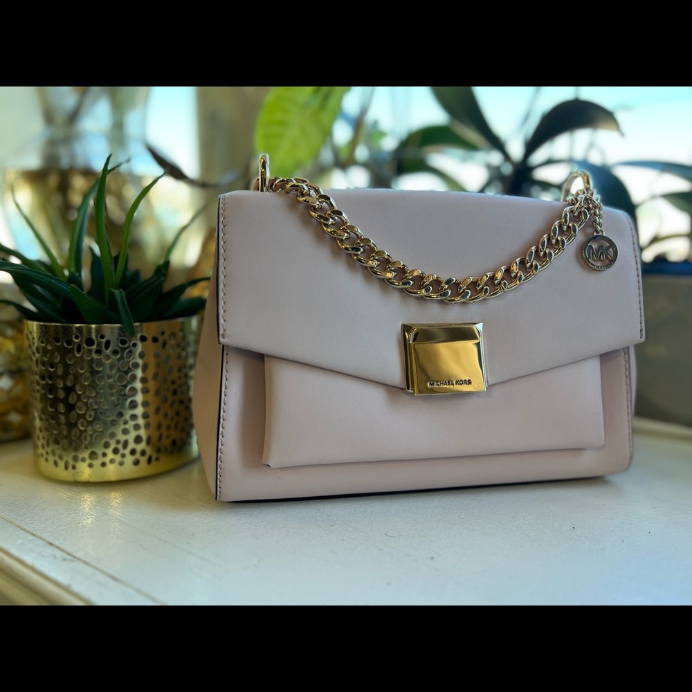 Michael Kors clutch like new